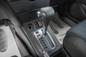 Седан Toyota Corolla 2005 года, 669000 рублей, Барнаул