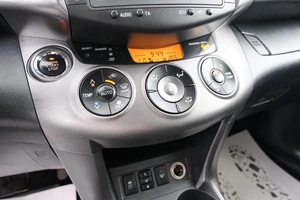 Внедорожник Toyota RAV4 2012 года, 1429000 рублей, Красноярск