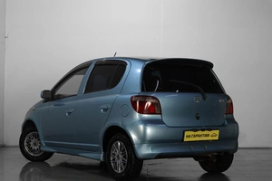 Хетчбэк Toyota Vitz 2001 года, 379000 рублей, Челябинск