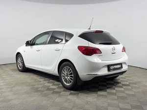 Хетчбэк Opel Astra 2013 года, 723200 рублей, Казань