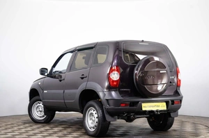 Внедорожник Chevrolet Niva 2015 года, 639000 рублей, Пермь