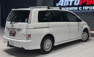 Минивэн Toyota Isis 2014 года, 1297000 рублей, Красноярск