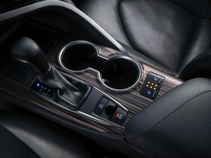 Седан Toyota Camry 2020 года, 2890000 рублей, Москва