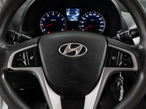 Седан Hyundai Solaris 2014 года, 779000 рублей, Тюмень