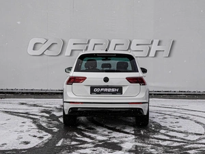 Внедорожник Volkswagen Tiguan 2018 года, 2449000 рублей, Волгоград