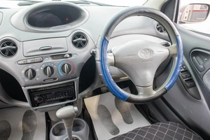 Хетчбэк Toyota Vitz 2000 года, 379000 рублей, Барнаул