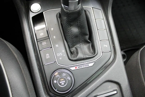 Внедорожник Volkswagen Tiguan 2016 года, 2450000 рублей, Красноярск