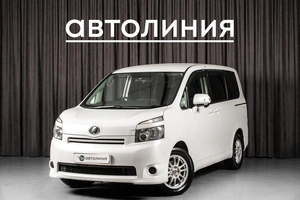 Минивэн Toyota Voxy 2007 года, 1100000 рублей, Красноярск