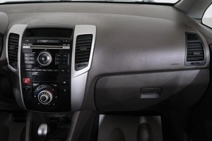 Минивэн Kia Venga 2012 года, 859000 рублей, Омск