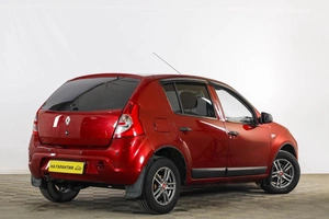 Хетчбэк Renault Sandero 2011 года, 519000 рублей, Тюмень