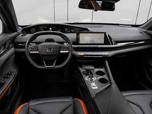 Лифтбек Changan UNI-V 2024 года, 2375000 рублей, Краснодар