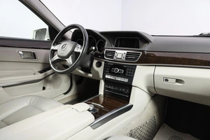 Седан Mercedes-benz E-класс 2014 года, 2149000 рублей, Новосибирск