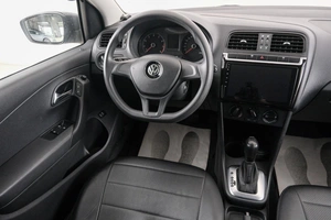 Седан Volkswagen Polo 2016 года, 1099000 рублей, Красноярск