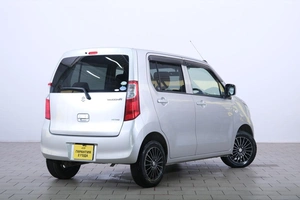 Хетчбэк Suzuki Wagon R 2015 года, 619000 рублей, Омск