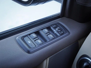 Внедорожник Land Rover Discovery 2014 года, 3200000 рублей, Волгоград