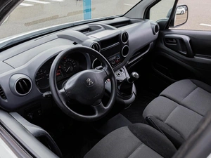 Фургон Peugeot Partner 2017 года, 960000 рублей, Краснодар