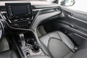 Седан Toyota Camry 2021 года, 2799000 рублей, Красноярск