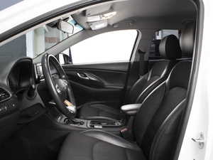 Хетчбэк Hyundai i30 2017 года, 1790000 рублей, Омск