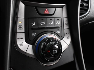 Седан Hyundai Elantra 2012 года, 999000 рублей, Воронеж