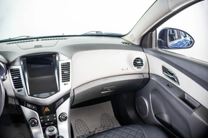 Седан Chevrolet Cruze 2010 года, 619000 рублей, Пермь