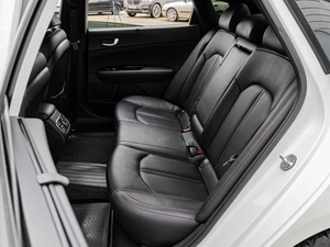 Седан Kia Optima 2016 года, 2090000 рублей, Краснодар