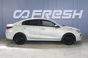 Седан Kia Rio 2017 года, 1159000 рублей, Ульяновск