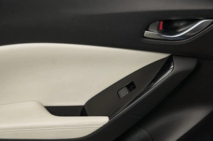 Седан Mazda Axela 2016 года, 1339000 рублей, Красноярск