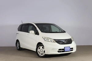 Минивэн Honda Freed 2013 года, 1349000 рублей, Новосибирск