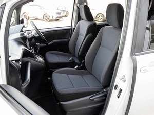 Минивэн Toyota Noah 2019 года, 2300000 рублей, Краснодар