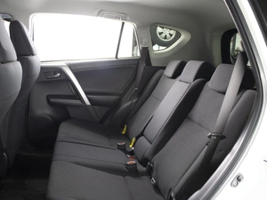 Внедорожник Toyota RAV4 2015 года, 2850000 рублей, Омск