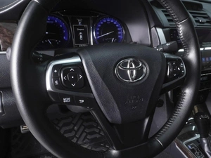 Седан Toyota Camry 2017 года, 1735000 рублей, Ростов-на-Дону