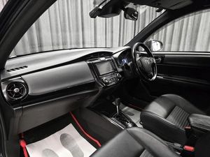 Универсал Toyota Corolla Fielder 2018 года, 1190000 рублей, Красноярск
