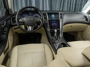 Седан Infiniti Q50 2015 года, 1834000 рублей, Тюмень