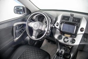 Внедорожник Toyota RAV4 2008 года, 939000 рублей, Пермь