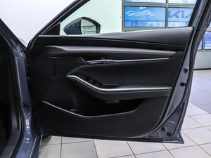 Хетчбэк Mazda 3 2019 года, 1699000 рублей, Красноярск