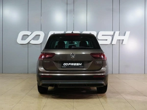 Внедорожник Volkswagen Tiguan 2016 года, 2449000 рублей, Воронеж