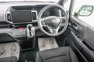 Минивэн Honda Stepwgn Spada 2013 года, 1489000 рублей, Красноярск