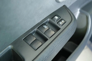 Хетчбэк Nissan Tiida 2010 года, 889000 рублей, Омск