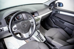 Универсал Opel Astra 2010 года, 649000 рублей, Пермь