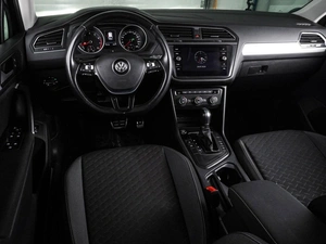 Внедорожник Volkswagen Tiguan 2018 года, 2168000 рублей, Воронеж