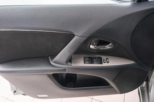 Седан Toyota Avensis 2009 года, 1189000 рублей, Красноярск