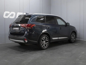 Внедорожник Mitsubishi Outlander 2017 года, 1515000 рублей, Омск