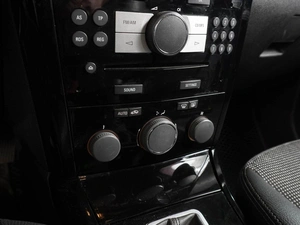 Седан Opel Astra 2011 года, 589000 рублей, Воронеж