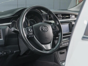Седан Toyota Corolla 2014 года, 1329000 рублей, Сургут