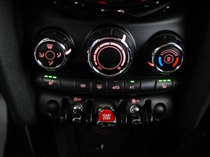 Хетчбэк MINI Cooper 2018 года, 2077077 рублей, Москва