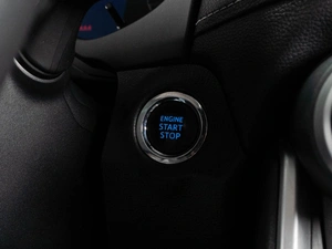 Внедорожник Toyota RAV4 2021 года, 3399000 рублей, Тюмень