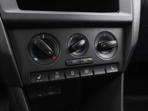 Лифтбек Skoda Rapid 2015 года, 940333 рублей, Тверь