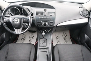 Хетчбэк Mazda 3 2011 года, 869000 рублей, Красноярск