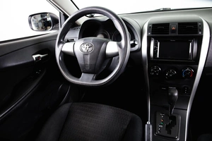 Седан Toyota Corolla 2013 года, 1379000 рублей, Пермь