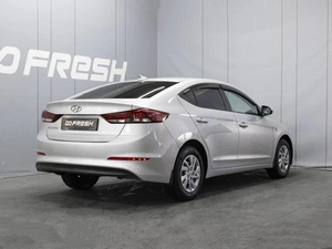Седан Hyundai Elantra 2018 года, 1400000 рублей, Омск